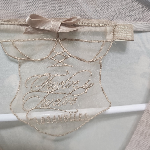 Twelve by twelve Elegant Sheer Ruffle Blouse, pale pink. size M - Picture 5 of 7